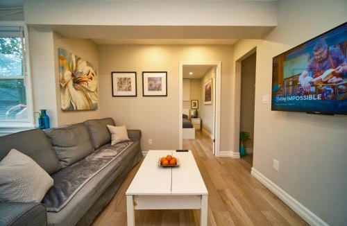 Hamilton Apartment | Hamilton Oasis - Luxe Beds - BBQ Haven - Pool