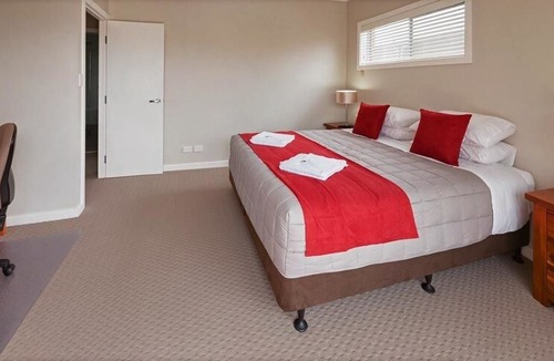 Broadmeadow Apartment | Hamilton on Everton