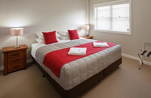 Broadmeadow Apartment | Hamilton on Everton