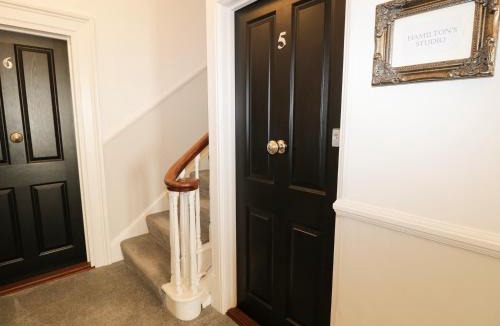 Ryde Apartment | Hamilton's Studio