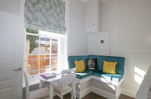 Ryde Apartment | Hamilton's Studio