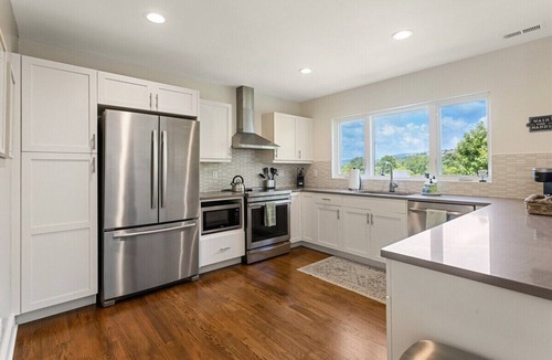 Northside House | Hamilton Villa | Walk to Downtown! 3 BED 3 BATH