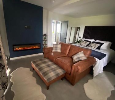 Lockerbie Villa | Hamish's Hideaway