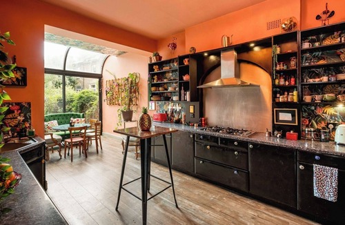 Hammersmith Apartment | Hammersmith Haven: 4BD Historic Gem by the River