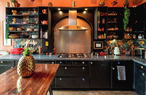 Hammersmith Apartment | Hammersmith Haven: 4BD Historic Gem by the River