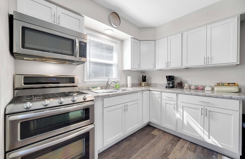 Hammond House | Hammond Haven - Modern Comfort 4 Br/1.5 Bth