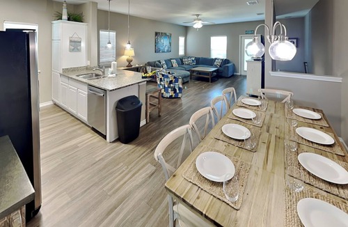 Corpus Christi House | Hammonds Reef | Spacious Pet-Friendly Retreat + Steps to Beach