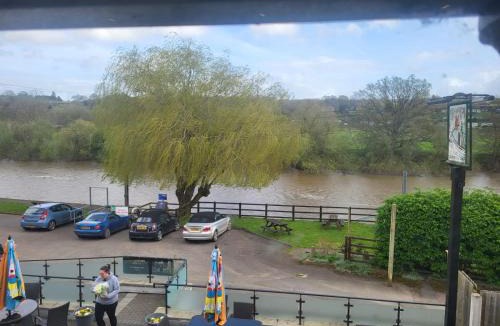 Stourport-on-Severn Apartment | Hampstall Inn