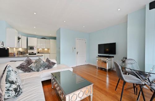 Childs Hill Apartment | Hampstead Opulence Apartment - Luxurious Split Level Property