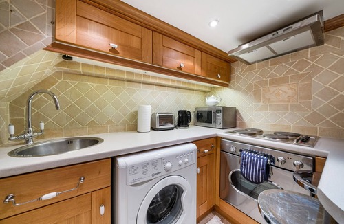 Frognal and Fitzjohns Apartment | Hampstead Village