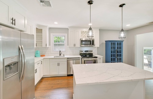 Hampton Bays Cottage | Hampton Bays Retreat: Walk to Squires Beach!