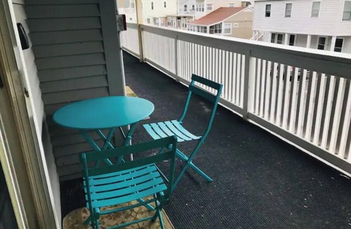 Hampton Apartment | Hampton Beach Condo a Block off the Beach!