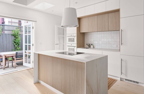 City of Bayside House | Hampton Beach Pearl - A stunning architecturally designed townhouse