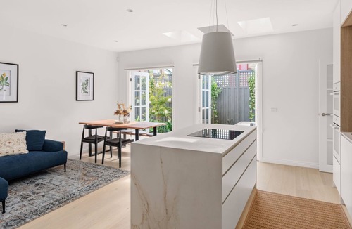 City of Bayside House | Hampton Beach Pearl - A stunning architecturally designed townhouse