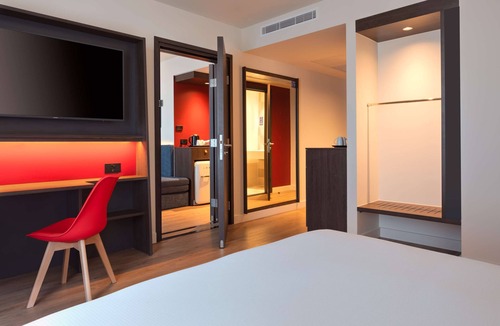 Ashford Hotel | Hampton by Hilton Ashford International