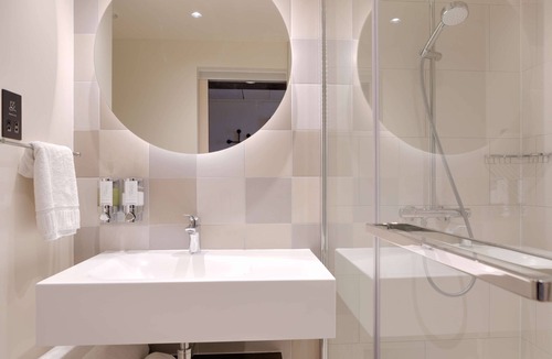 Ashford Hotel | Hampton by Hilton Ashford International