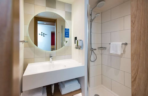 Hanger Hill Hotel | Hampton by Hilton London Park Royal