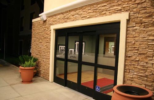 Brentwood Hotel | Hampton by Hilton