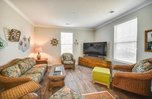 Hampton Apartment | Hampton Condo By Convention Center and Coliseum!