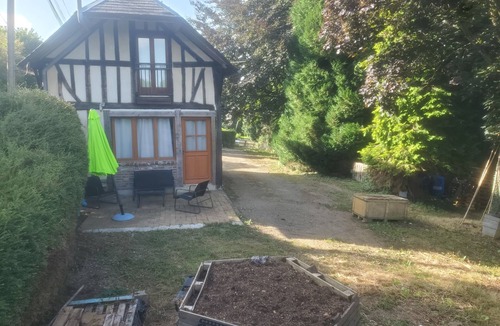 Aubry-le-Panthou Cottage | Hampton cottage