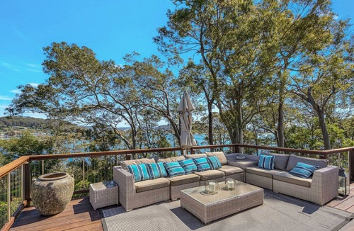 Pretty Beach Central Coast House | Hampton Cottage by HolidayCo.