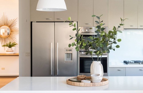 Hampton House | Hampton Haven Pool metres to the Beach