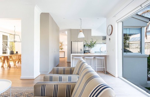 Hampton House | Hampton Haven Pool metres to the Beach