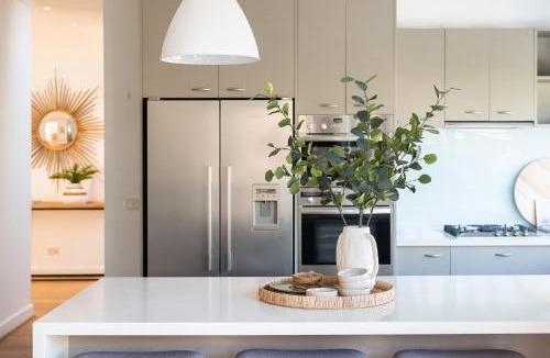 Hampton House | Hampton Haven Pool metres to the Beach