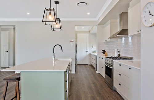 Bilambil Heights House | Hampton Heights - Stunning pet friendly home with pool!