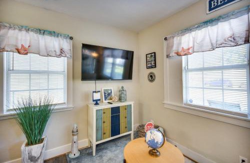 Buckroe Beach House | Hampton Home with Grill Less Than 1 Mi to Beach!