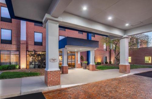 Akron Hotel | Hampton Inn Akron-South