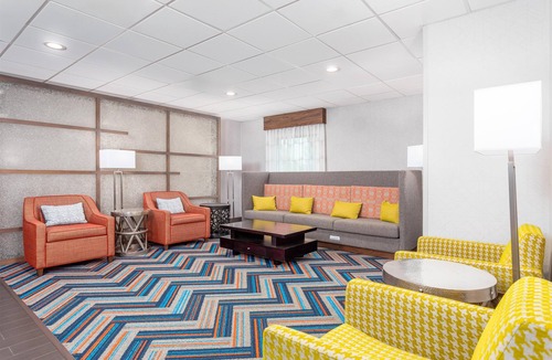 Akron Hotel | Hampton Inn Akron-South