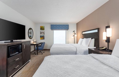 Akron Hotel | Hampton Inn Akron-South