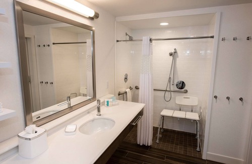 McKownville Hotel | Hampton Inn Albany-Western Ave/University Area