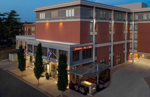 North Clayton Hotel | Hampton Inn and Suites Clayton/St. Louis-Galleria Area