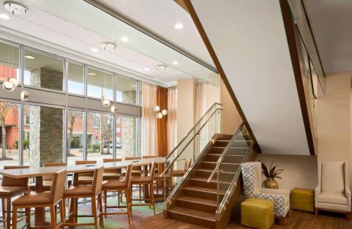 North Clayton Hotel | Hampton Inn and Suites Clayton/St. Louis-Galleria Area