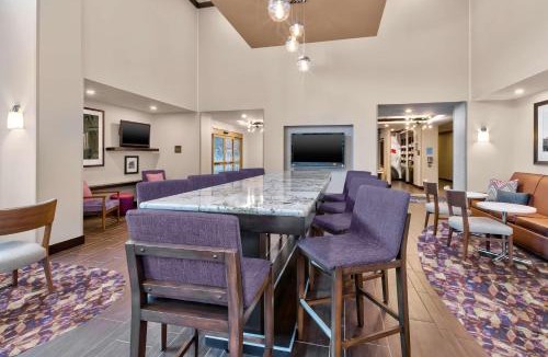 Flint Hotel | Hampton Inn and Suites Flint/Grand Blanc