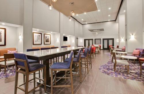Flint Hotel | Hampton Inn and Suites Flint/Grand Blanc