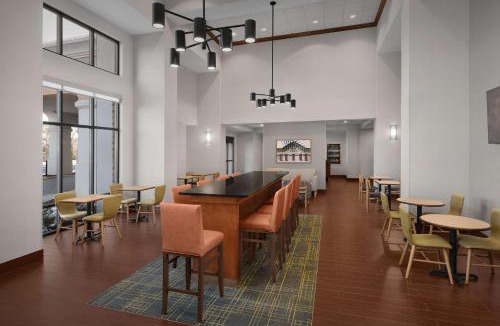 Lynchburg Hotel | Hampton Inn and Suites Lynchburg