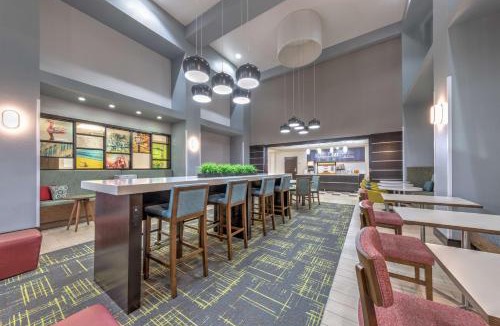 Clute Hotel | Hampton Inn and Suites Lake Jackson-Clute