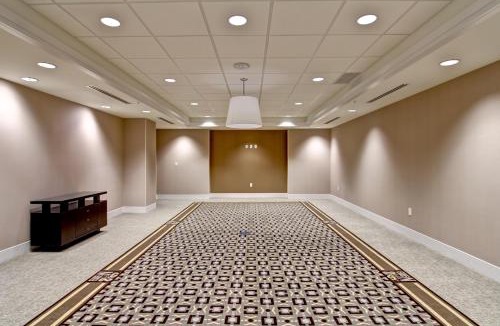 Central Business District Hotel | Hampton Inn and Suites Cincinnati - Downtown