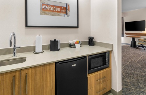 Forest Hill Hotel | Hampton Inn and Suites Fort Worth/Forest Hill
