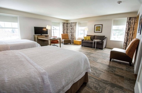 Manchester Hotel | Hampton Inn and Suites Manchester