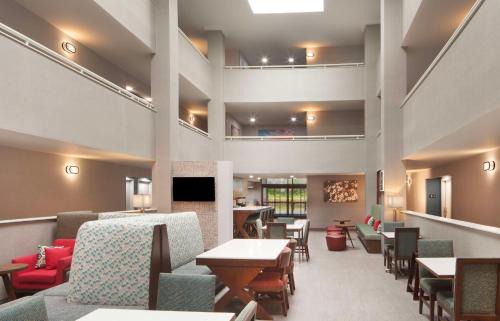 Athens Hotel | Hampton Inn Athens