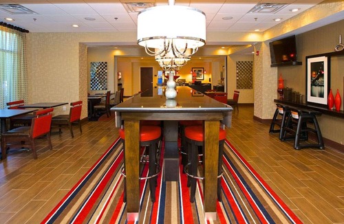 McDonough Hotel | Hampton Inn Atlanta McDonough