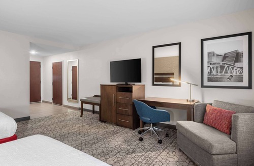McDonough Hotel | Hampton Inn Atlanta McDonough