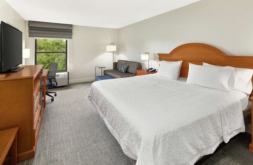 Newnan Hotel | Hampton Inn Atlanta - Newnan