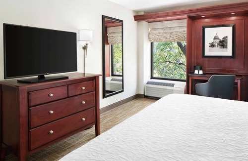 St. Johns Hotel | Hampton Inn Austin North @ I - 35 & Hwy 183