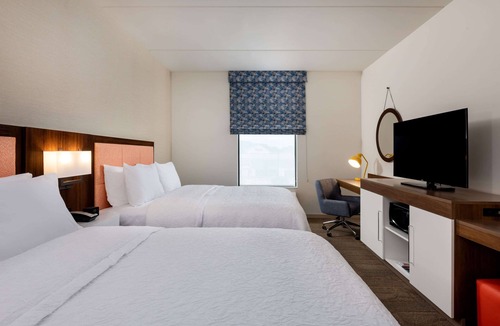 Baltimore Hotel | Hampton Inn Baltimore Bayview Campus