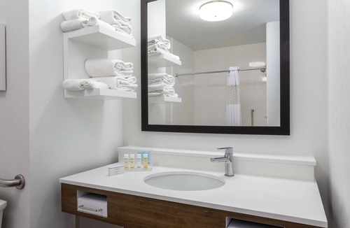 Bedford Hotel | Hampton Inn Bedford